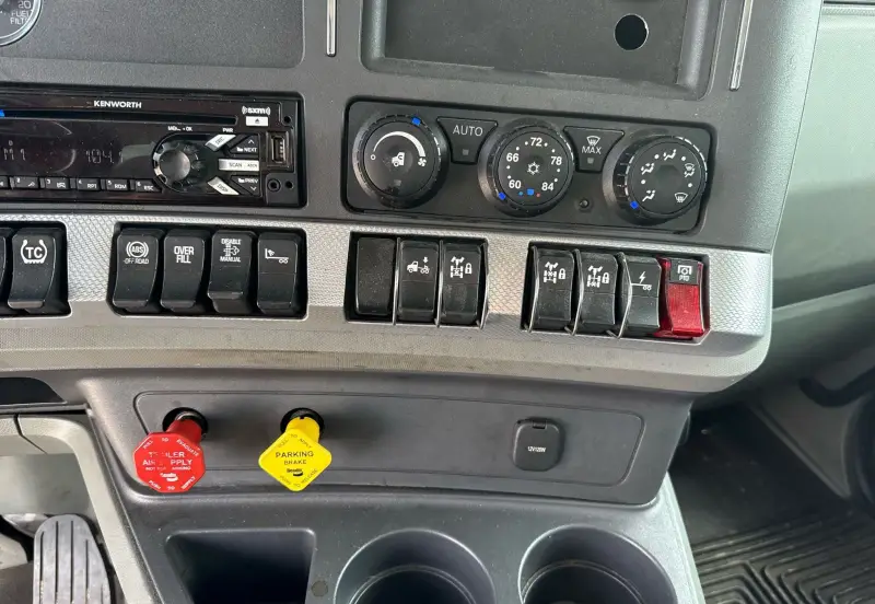 2020 Kenworth T880 photo 38