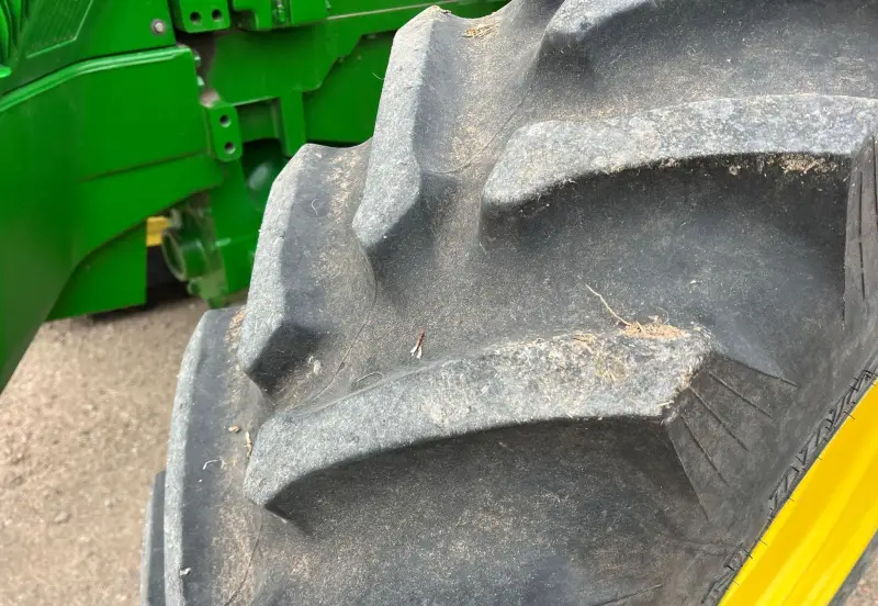 2000 John Deere 8410 photo 39