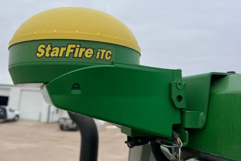 2000 John Deere 8410 photo 23