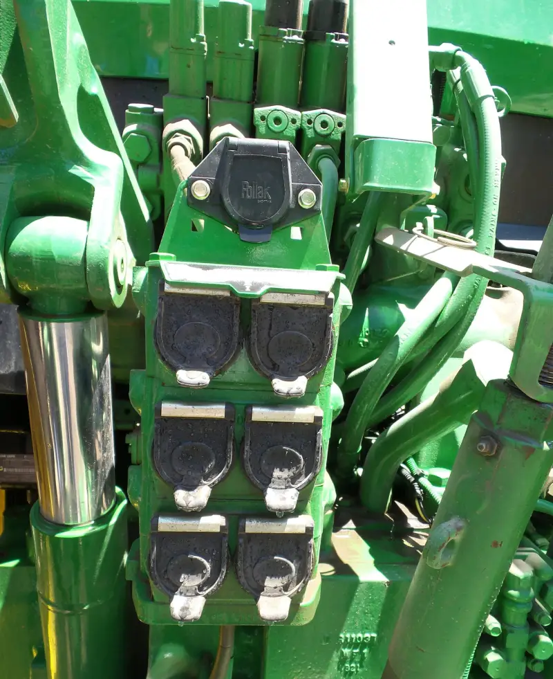 2001 John Deere 7210 photo 38