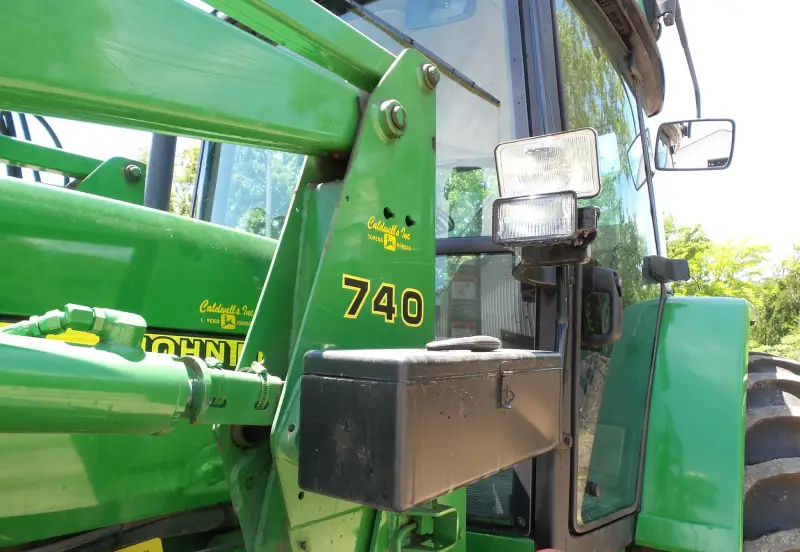 2001 John Deere 7210 photo 20