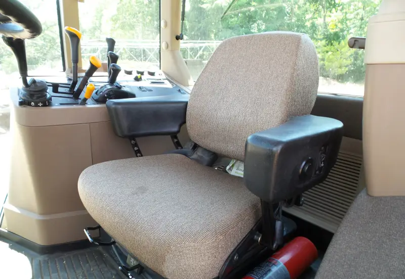 2001 John Deere 7210 photo 59