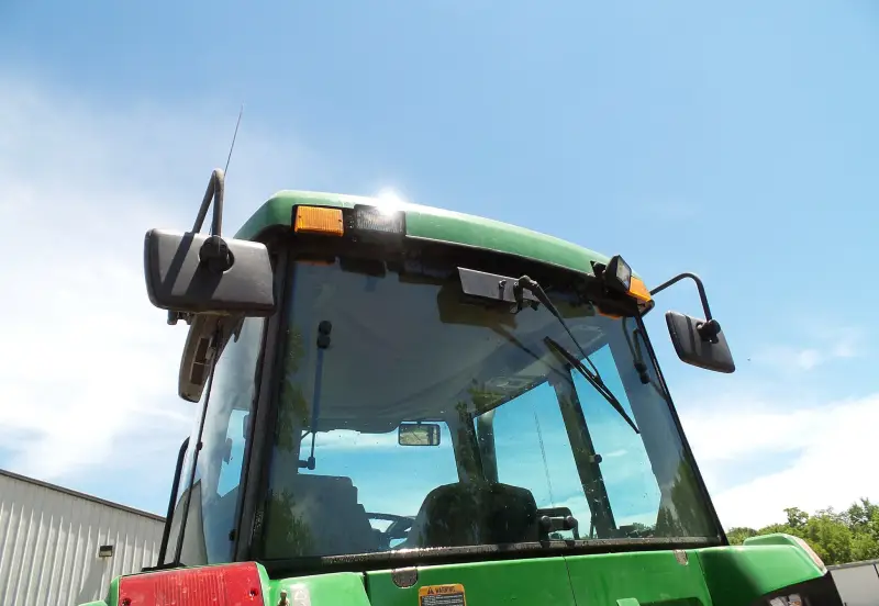 2001 John Deere 7210 photo 32
