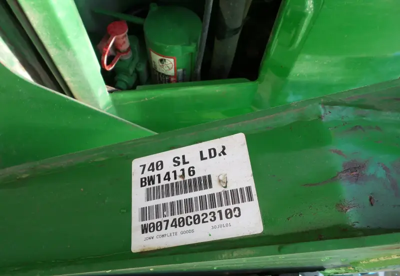 2001 John Deere 7210 photo 23