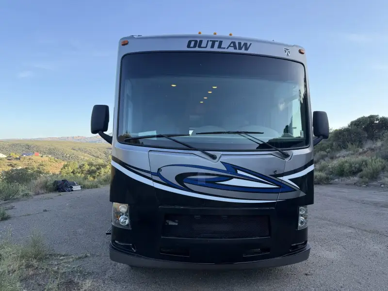 2017 Thor Outlaw 37BG photo 112