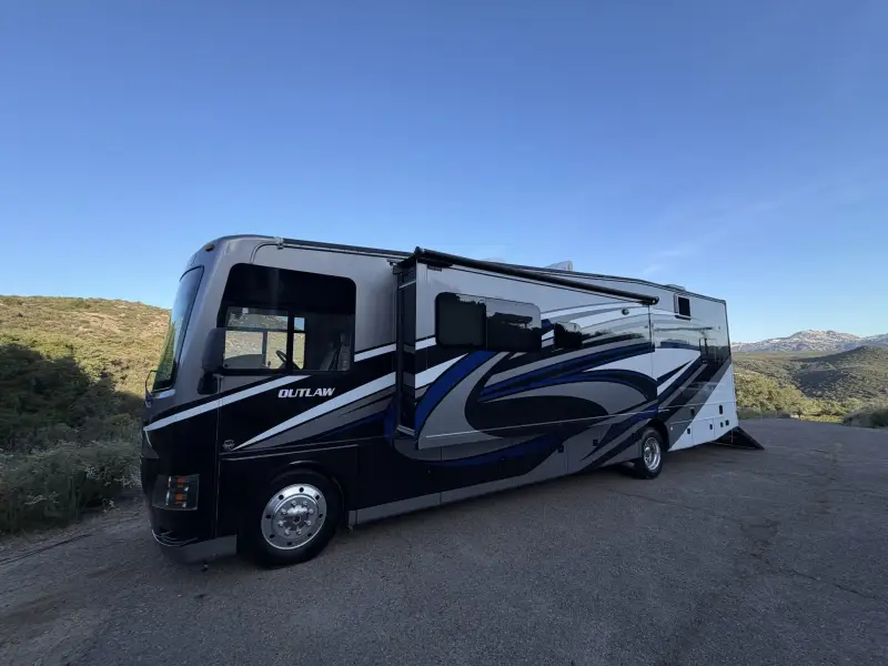 2017 Thor Outlaw 37BG photo 110