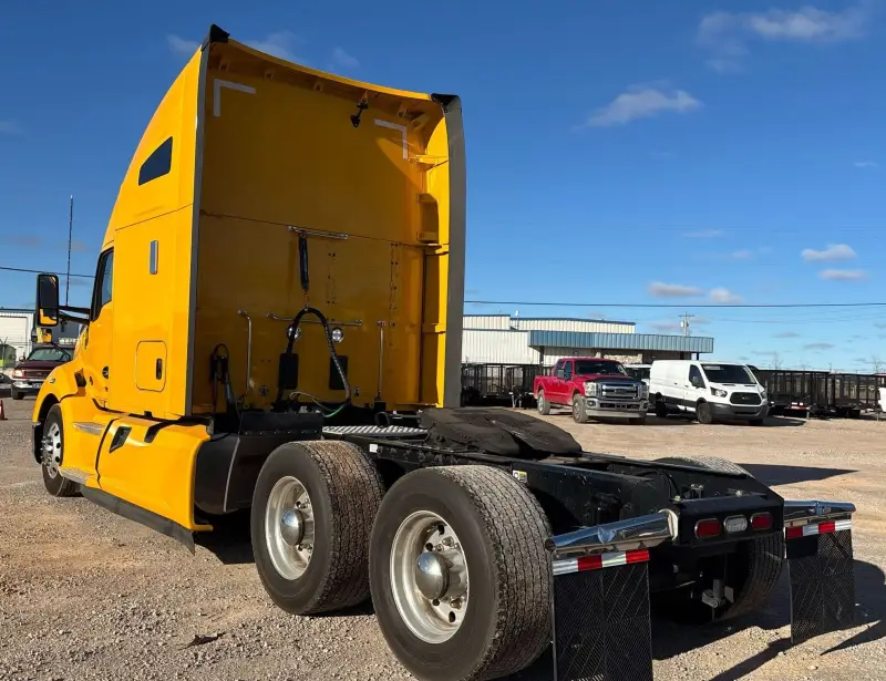 2022 Kenworth T680 photo 7