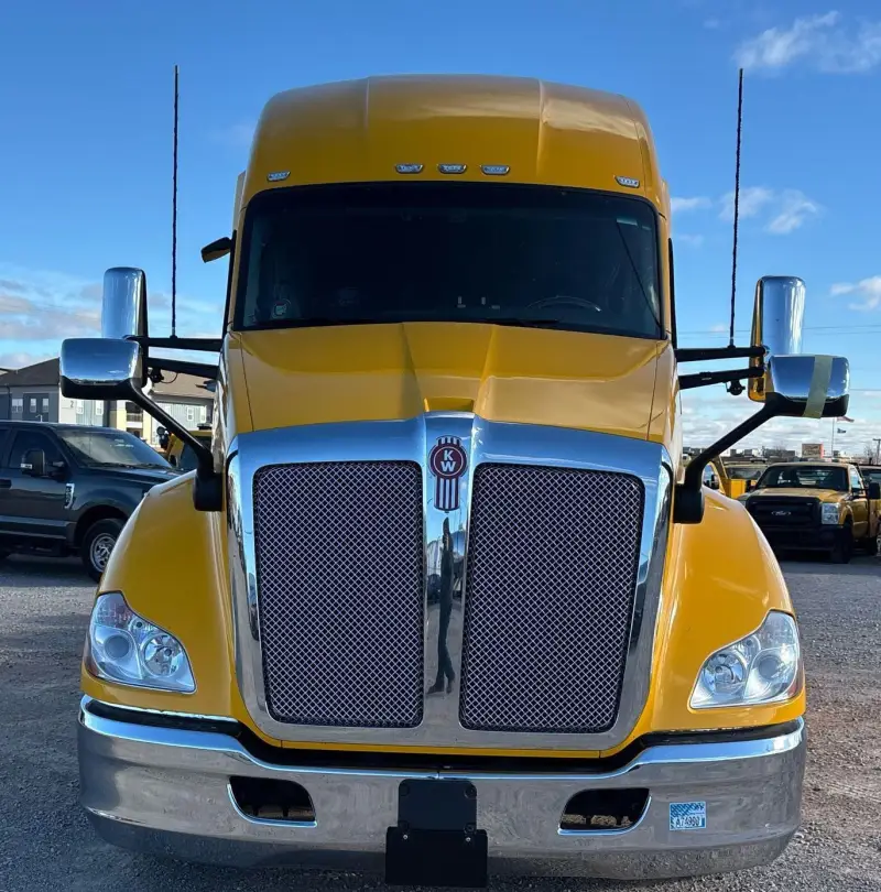 2022 Kenworth T680 photo 2