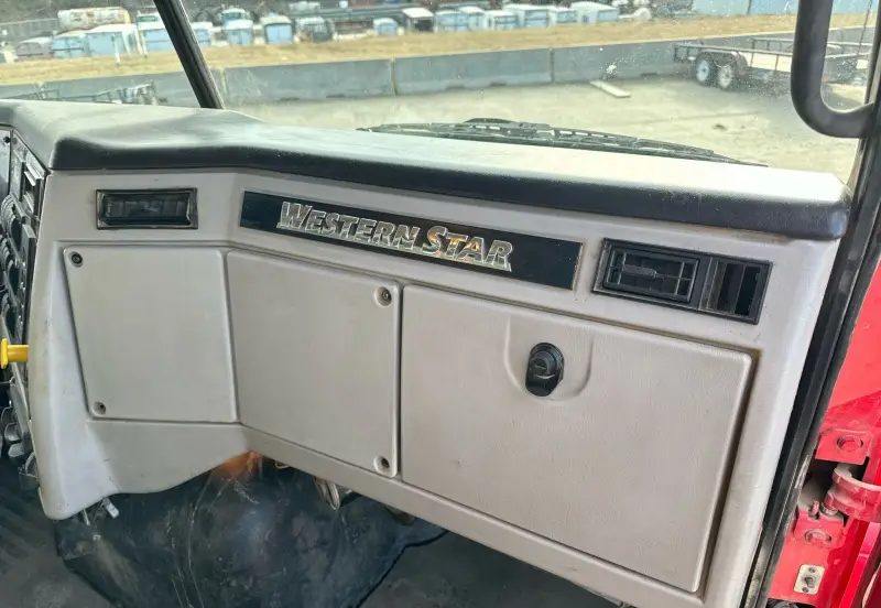 2016 Western Star 4700SF photo 76