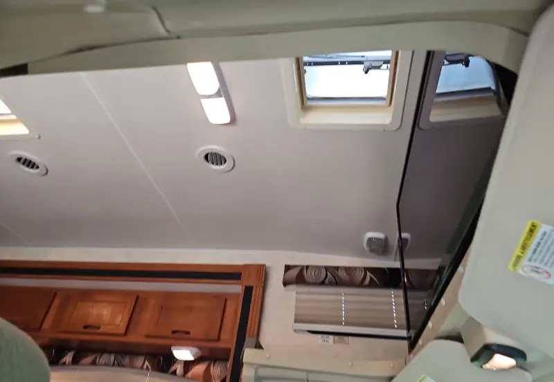 2012 Coachman Freelander 32BH photo 25