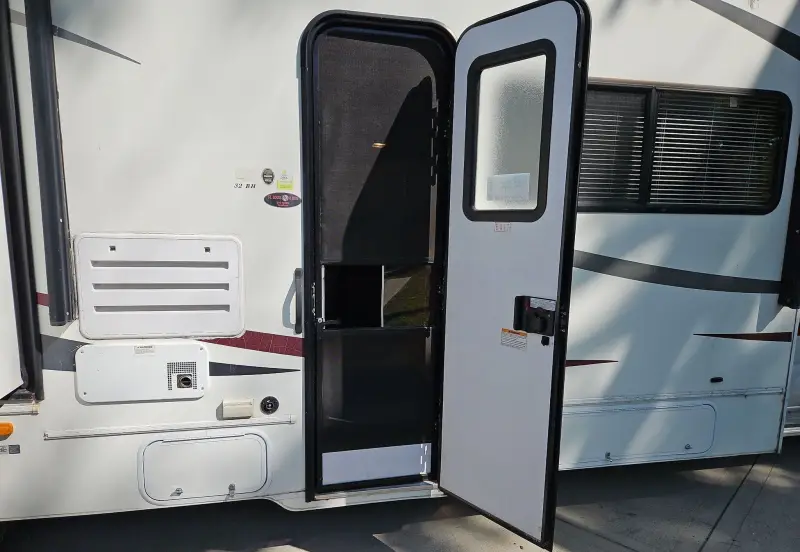 2012 Coachman Freelander 32BH photo 27