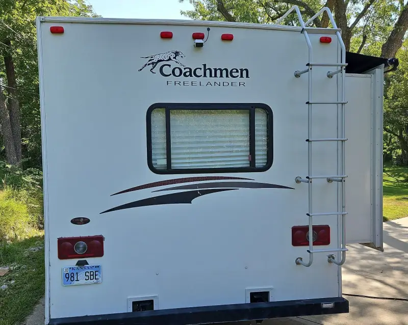 2012 Coachman Freelander 32BH photo 6