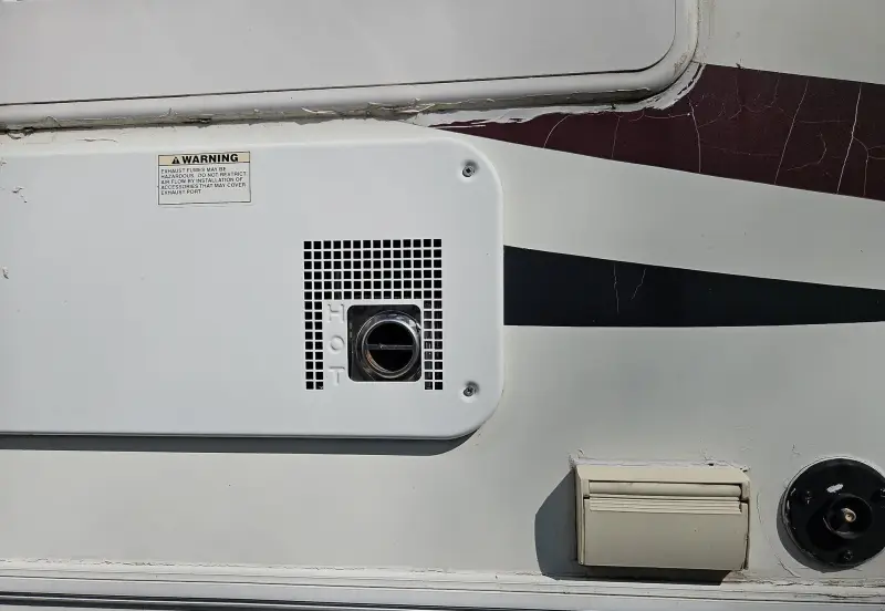2012 Coachman Freelander 32BH photo 190