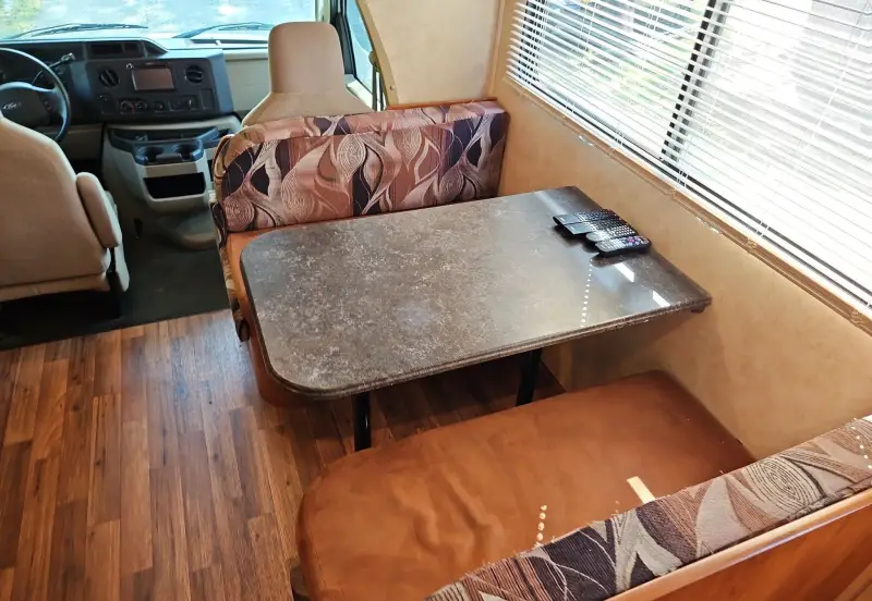 2012 Coachman Freelander 32BH photo 34
