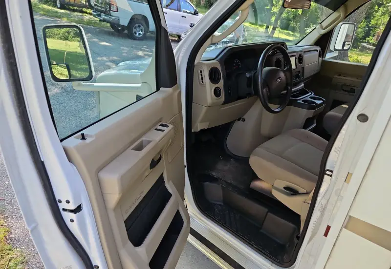 2012 Coachman Freelander 32BH photo 7