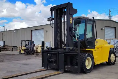 2002 Yale GDP330EBEPDV143