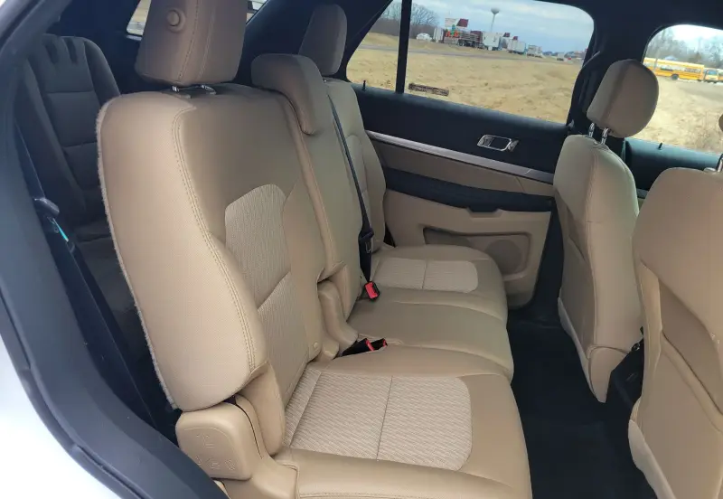 2017 Ford Explorer photo 29