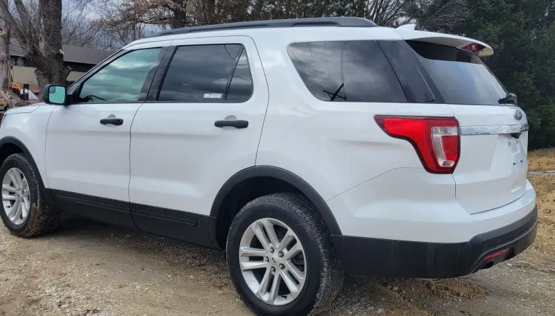 2017 Ford Explorer photo 7