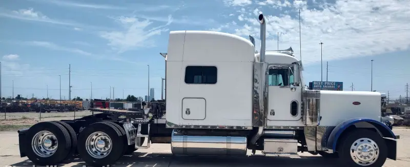 2003 Peterbilt 379 photo 4