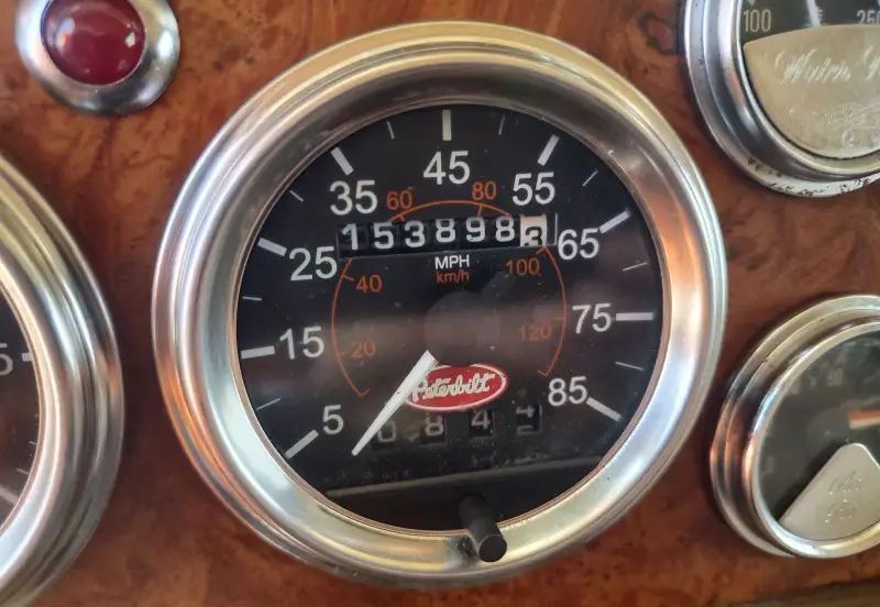 2003 Peterbilt 379 photo 34