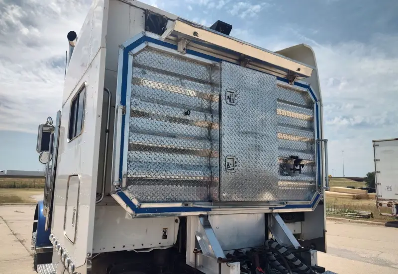 2003 Peterbilt 379 photo 13