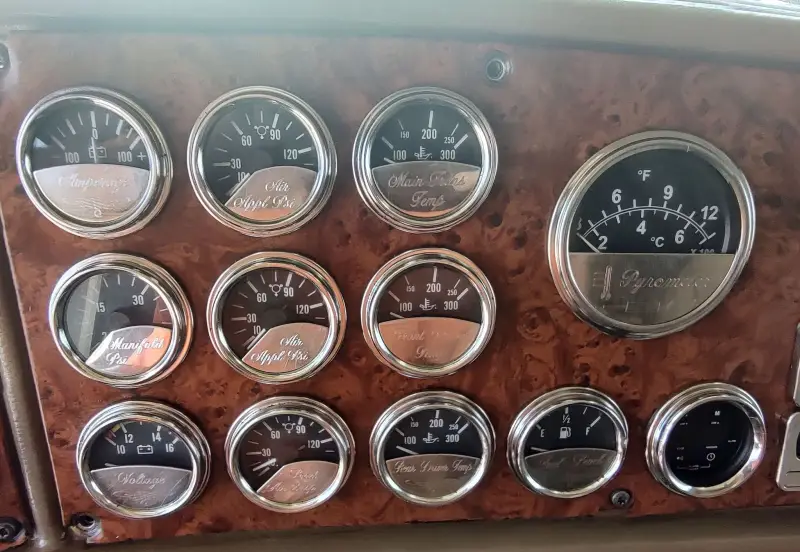 2003 Peterbilt 379 photo 36