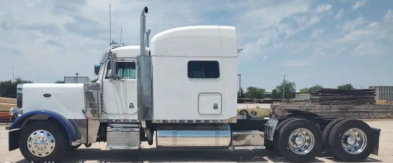 2003 Peterbilt 379 photo 8
