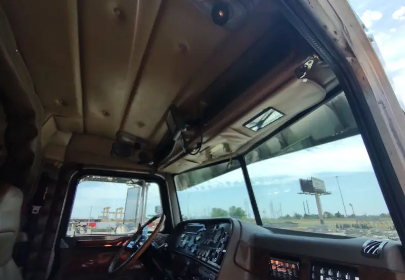 2003 Peterbilt 379 photo 58