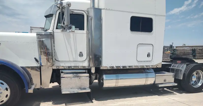 2003 Peterbilt 379 photo 10