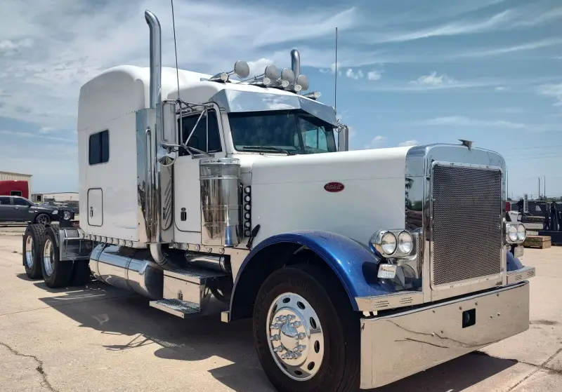 2003 Peterbilt 379 photo 3