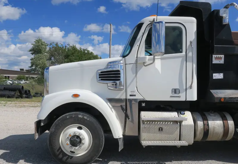 2012 Freightliner Coronado SD photo 9