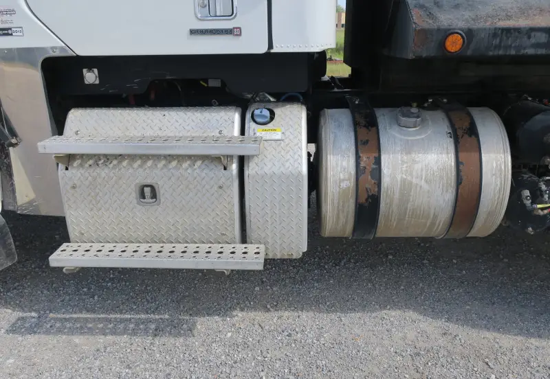 2012 Freightliner Coronado SD photo 13