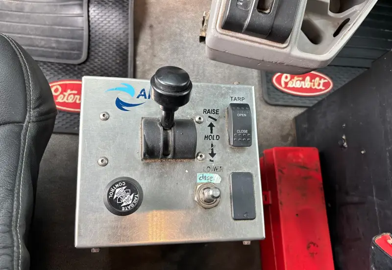 2017 Peterbilt 567 photo 52