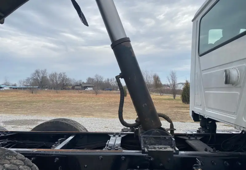2005 Mack CV713 Granite photo 32