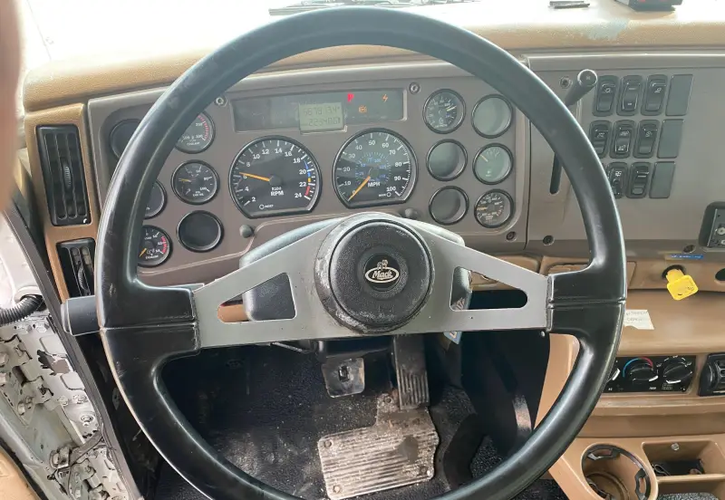 2005 Mack CV713 Granite photo 12