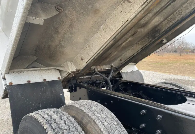 2005 Mack CV713 Granite photo 31
