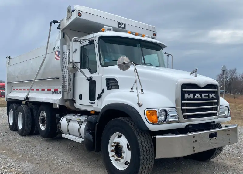 2005 Mack CV713 Granite photo 3