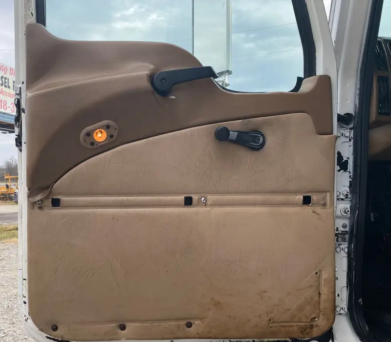 2005 Mack CV713 Granite photo 11