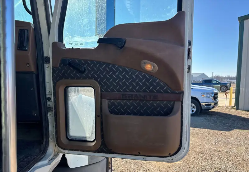 2015 Mack GU713 photo 49