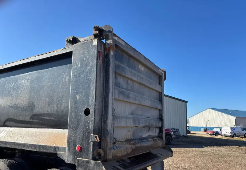 2015 Mack GU713 photo 12