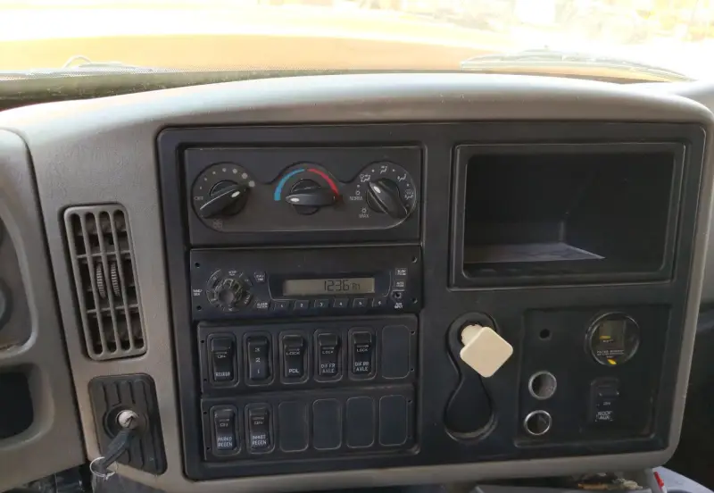 2013 International WorkStar 7600 photo 40