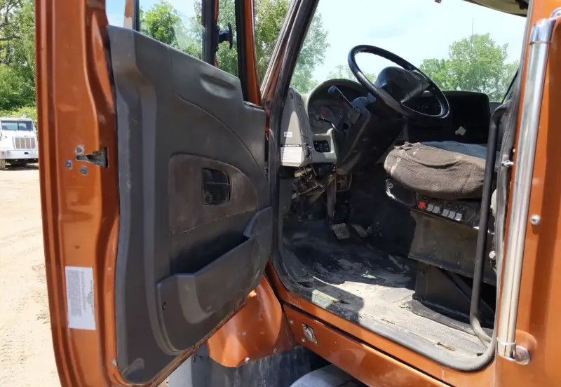 2013 International WorkStar 7600 photo 27