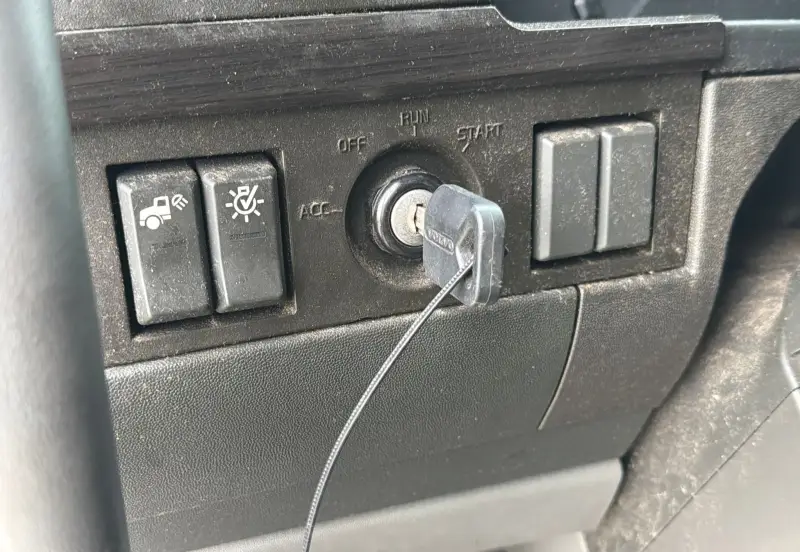 2023 Volvo VNL 860 photo 41