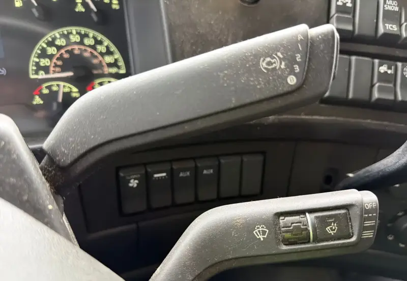 2023 Volvo VNL 860 photo 50