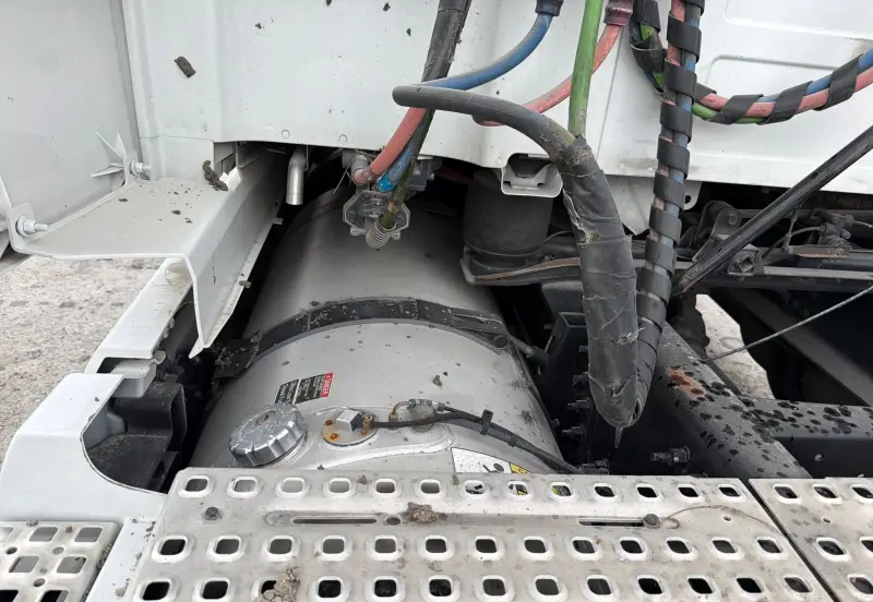 2023 Volvo VNL 860 photo 26