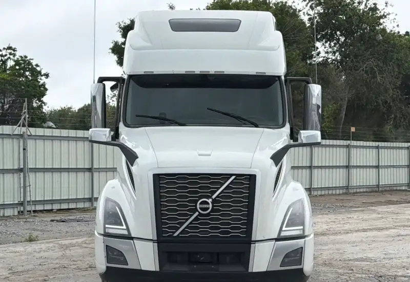 2023 Volvo VNL 860 photo 2