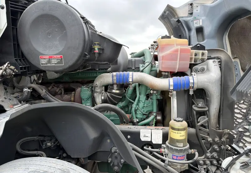 2023 Volvo VNL 860 photo 73
