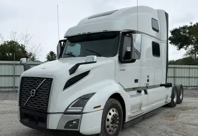 2023 Volvo VNL 860