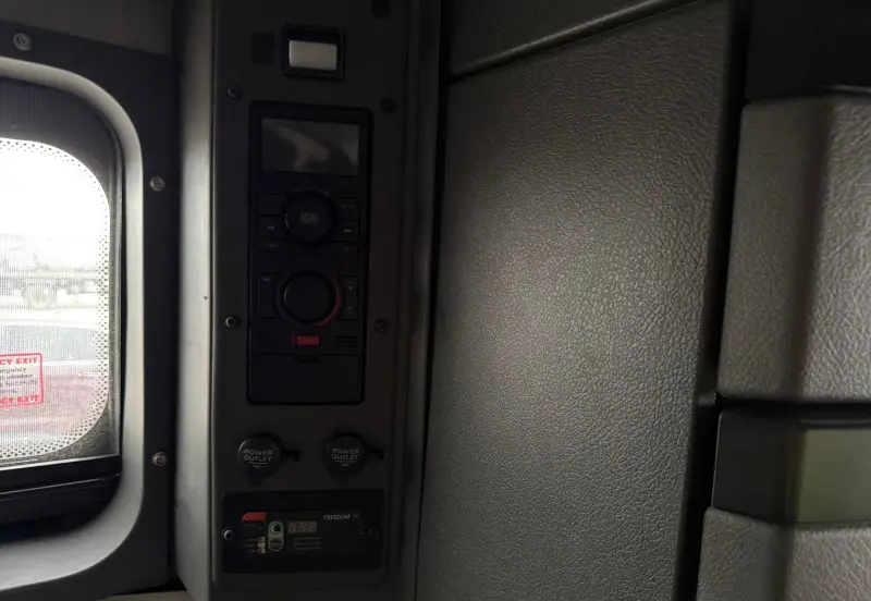 2023 Volvo VNL 860 photo 68