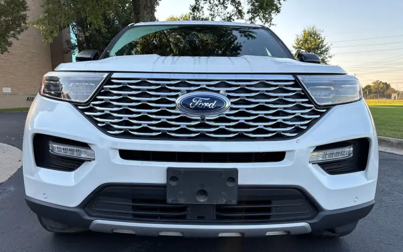 2020 Ford Explorer photo 16